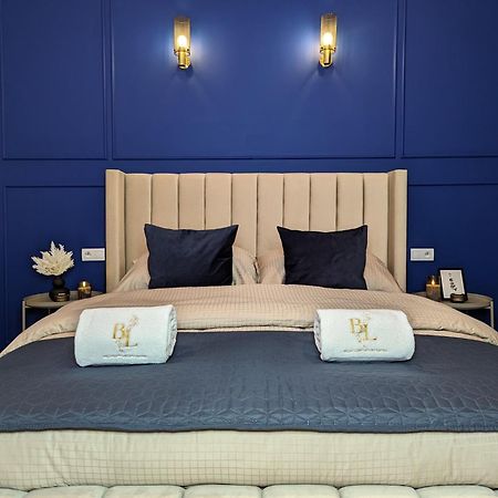 Bella Luna Luxury Suites - Chic Residence In Historic Square Varšava Exteriér fotografie