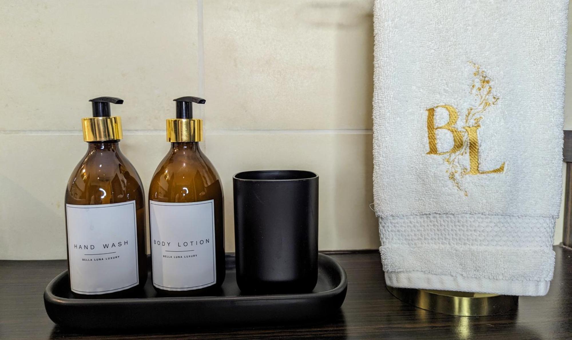 Bella Luna Luxury Suites - Chic Residence In Historic Square Varšava Exteriér fotografie